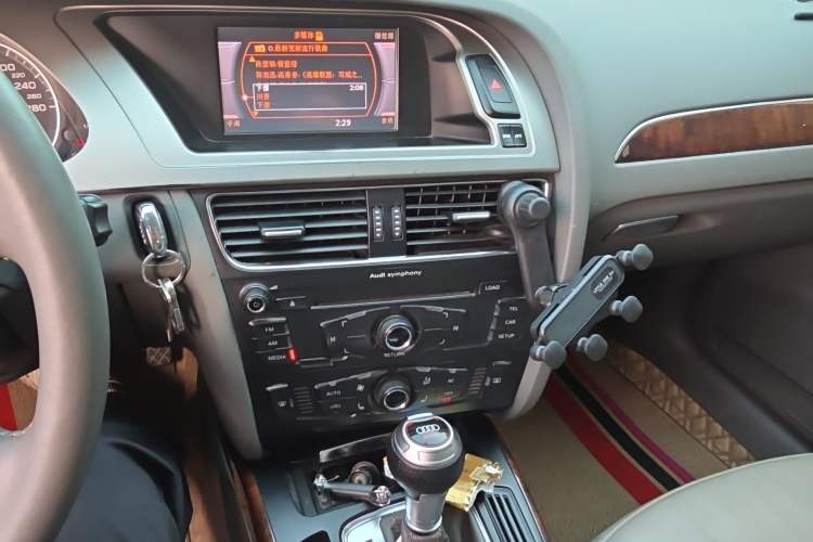 Used Audi A4L 2011 2.0 TFSI Comfort Model Audio And AC Panel