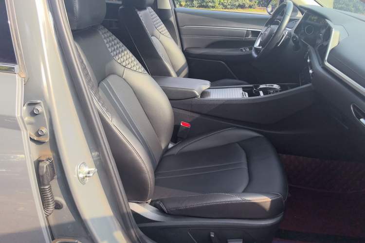 Used Hyundai Sonata 2020 270TGDi DCT GLS Elite Edition Right Front Seat