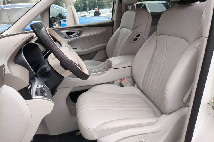 Used Roewe iMAX8 New Energy 2025 1.5T DMH Lu Zun Deluxe Edition