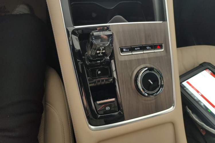 Used Geely Auto Monjaro L 2025 Dongfang Yao 2.0TD Automatic All-Wheel-Drive Wangyue Edition
