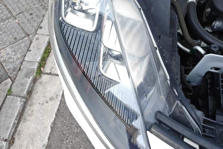 Used Ford Escape 2020 EcoBoost 245 Two-Wheel-Drive Titanium Edition