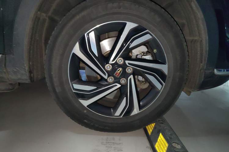 Used Hongqi HS5 2022 Revised Version 2.0T Smart Connect Flagship Edition
