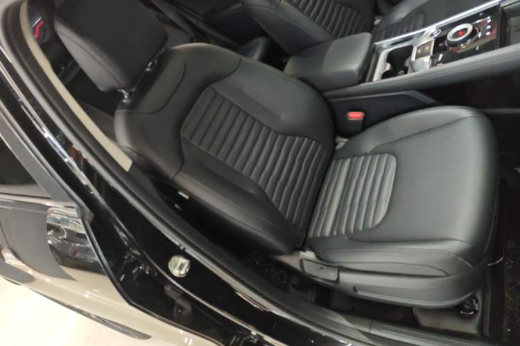 Used Kia Sportage (Chinese Domestic Model) 2023 2.0T Two-Wheel-Drive Prestige Edition
