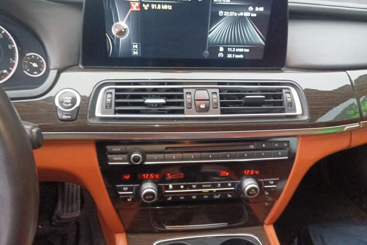 Used BMW 7 Series 2013 740Li Leading Model Audio And AC Panel