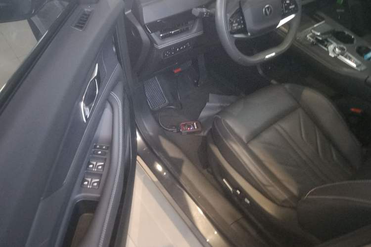 Used CHANGAN UNI-K iDD 2023 Zhidian iDD 1.5T 135km Smart & Fun Model Interior 3