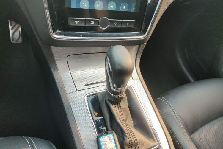 Used Roewe RX5 2018 20T Two-Wheel Drive Automatic Internet Smart Edition