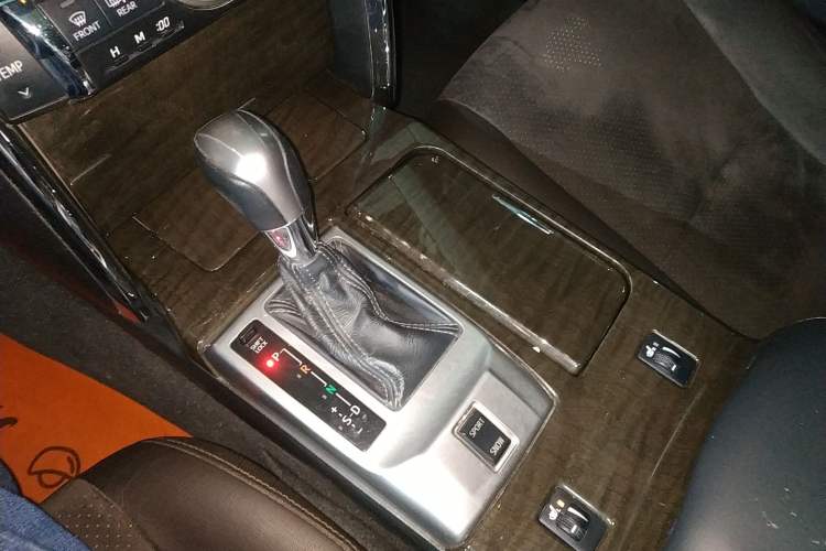 Used Toyota Reiz 2013 2.5V Shangrui Edition Gear Lever