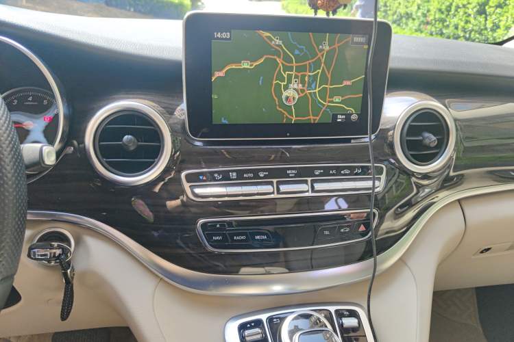 Used Mercedes-Benz V-Class 2018 V 260 Avantgarde Edition China VI