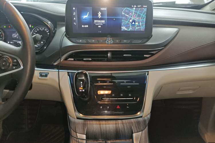 Used Buick GL8 2021 Land Cruiser Executive Class 652T Luxury Model Audio And AC Panel