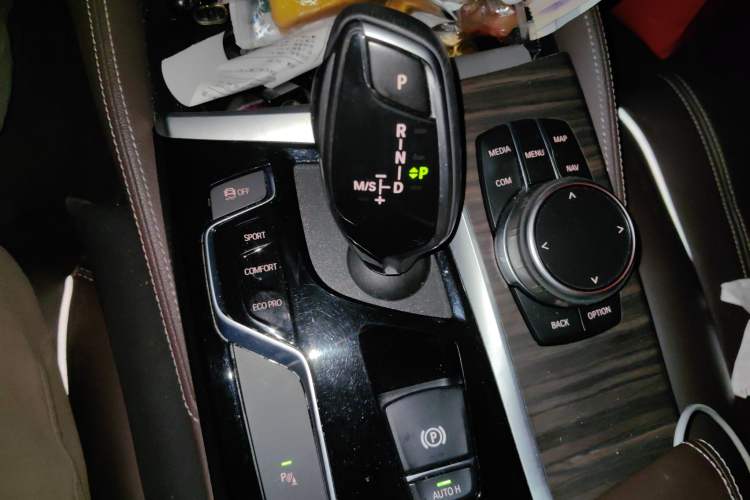 Used BMW 5 Series 2019 Facelifted 530Li Leading Edition Luxury Package
