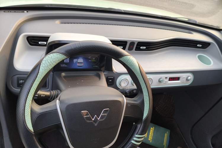 Used Wuling Hongguang MINIEV 2022 Macaron Premium Model – Lithium Iron Phosphate