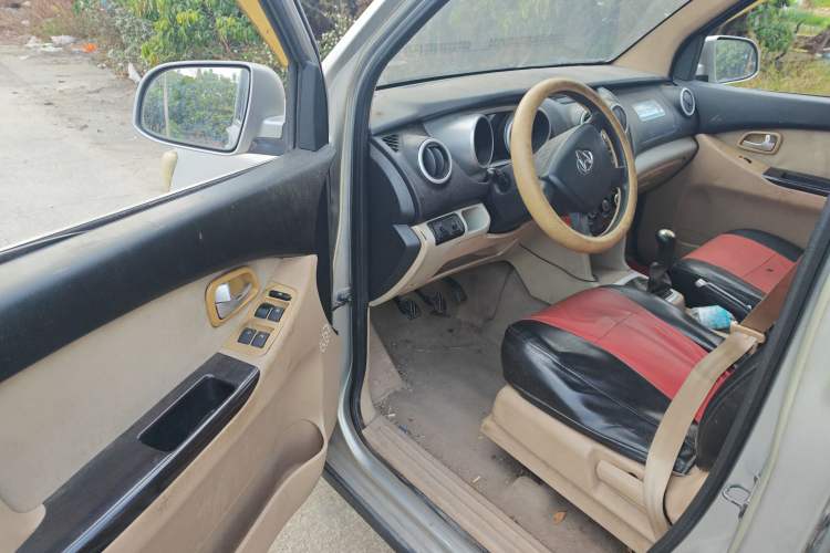 Used CHANGAN KAICHENG Ounuo S 2012 1.5L Elite Version
