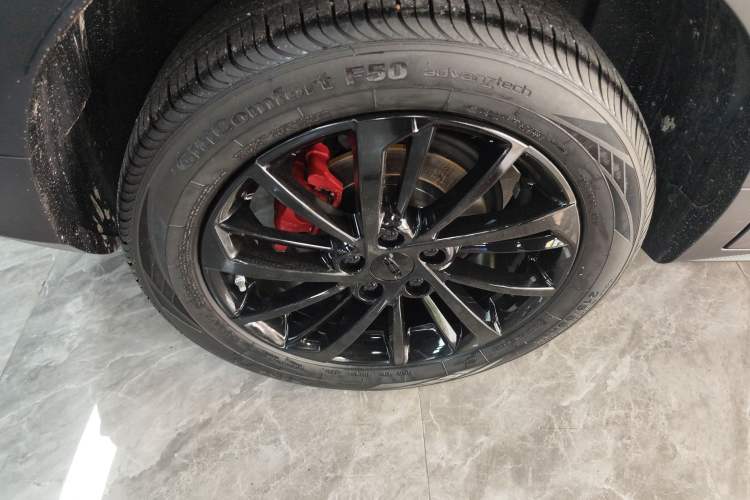 Used Geely Auto Coolray 2021 1.5TD DCT Starry Edition Right Rear Wheel Hub