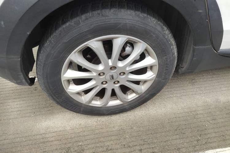 Used Qoros 3 2016 Urban SUV 1.6T Automatic Zhiyue Model Exterior 5