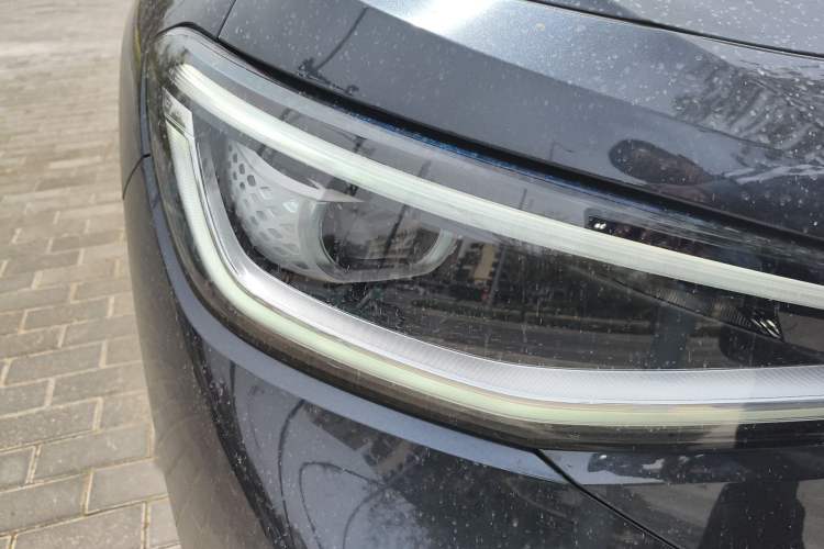 Used Volkswagen ID.4 CROZZ 2021 Long-Range Lite PRO Two-Wheel Drive Version Right Front Headlight