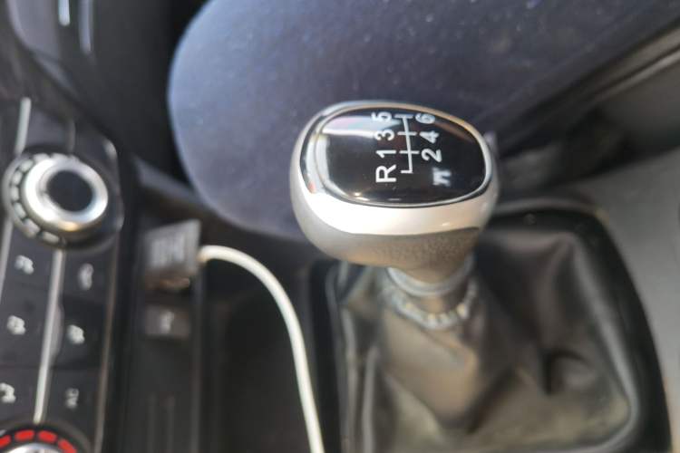 Used Isuzu D-MAX 2020 2.5T 4WD Manual Navigation Version China VI Standard Extended Length JE4D25Q6A Gear Lever