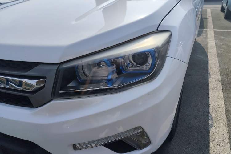 Used CHANGAN CS75 2017 Shangku Edition 1.5T Manual ZhiXiang Model Left Front Headlight