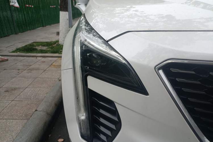 Used Cadillac XT4 2020 28T Two-Wheel-Drive Leading Version
