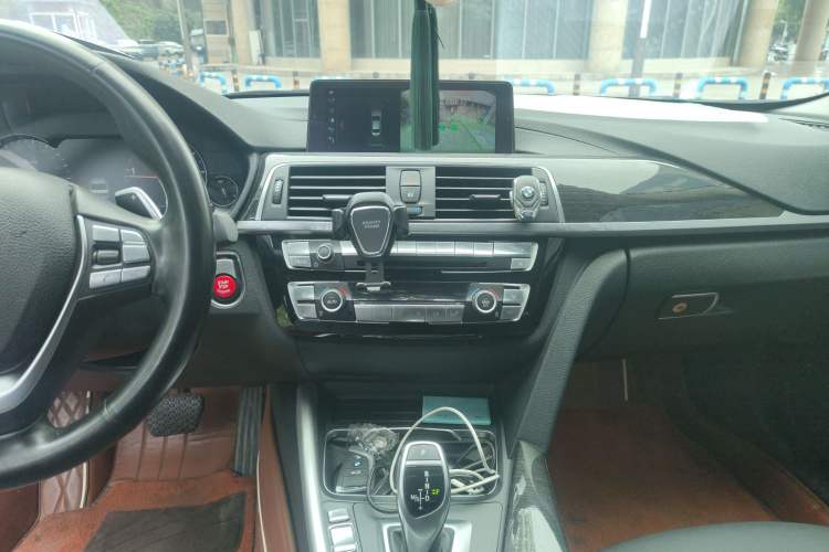 Used BMW 3 Series 2018 320Li Leading Luxury Package Audio And AC Panel