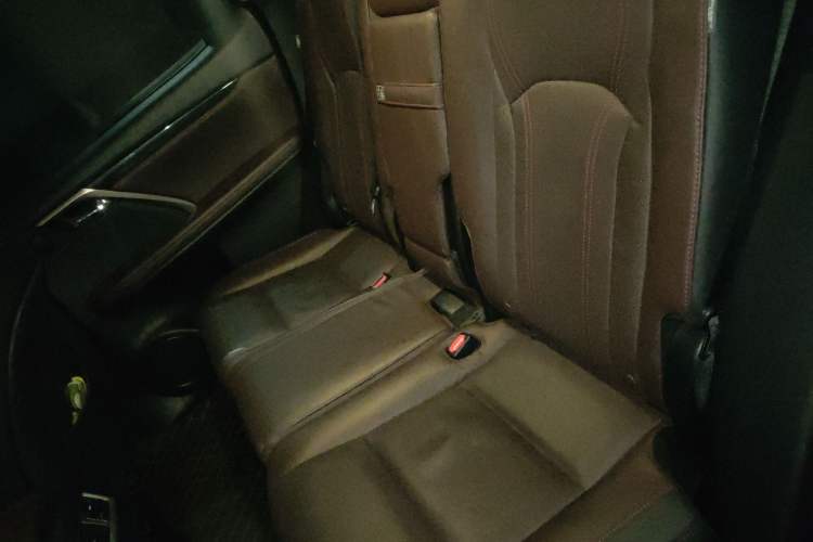 Used Lexus RX 2016 300 4x4 Elegant Edition China VI Left Rear Seat