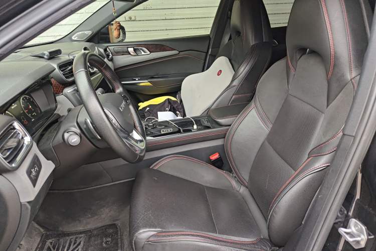 Used Lynk & Co 03 2018 1.5TD DCT JingPro Edition China V Standard Left Front Seat