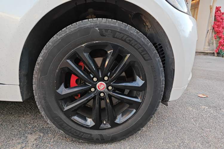 Used Jaguar F-PACE 2016 2.0T Two-Wheel-Drive R-Sport Sport Edition
