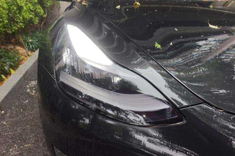 Used Tesla Model 3 2019 Long-Range Rear-Wheel-Drive Version
