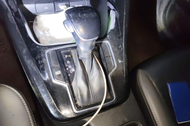 Used Kia Sportage R 2019 2.0L Automatic Smart Luxury Edition Gear Lever