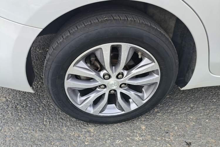 Used Buick GT 2021 Revised Version 1.3T Automatic Mild Hybrid Elite Edition Right Rear Wheel Hub