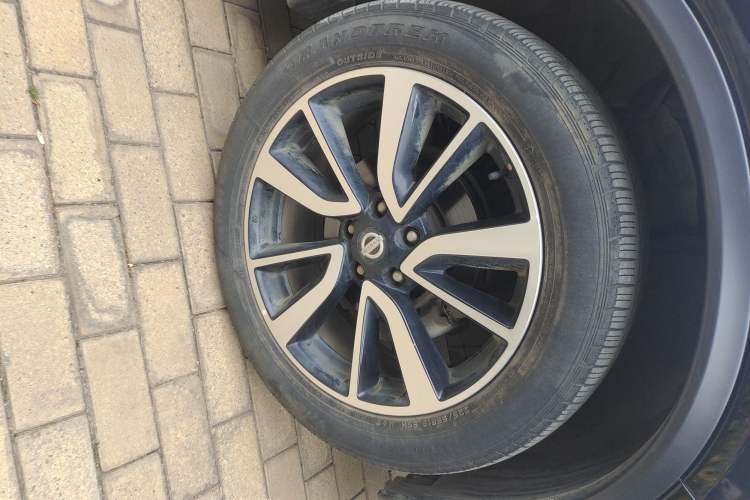 Used Nissan X-Trail 2017 2.5L CVT Ultimate Edition 4WD Right Front Wheel Hub