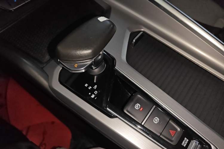 Used Geely Auto Preface 2021 Revised Version 2.0TD Luxury Edition Gear Lever