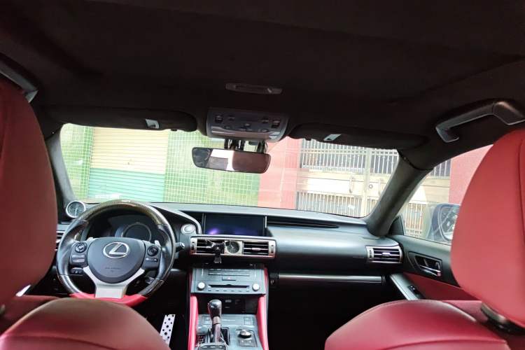 Used Lexus IS 2015 200t F SPORT
