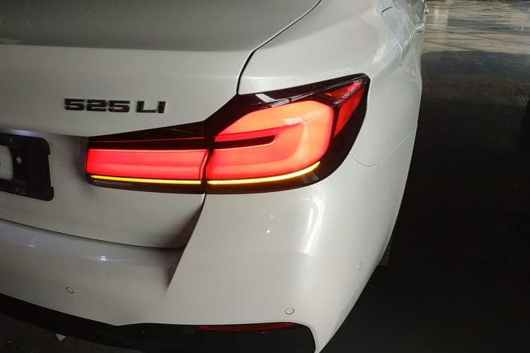 Used BMW 5 Series 2021 Facelifted 525Li M Sport Package
