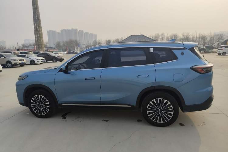 Used Chery Tiggo 8 PLUS C-DM 2025 1.5T 116 km Prestige Version 5 Seats
