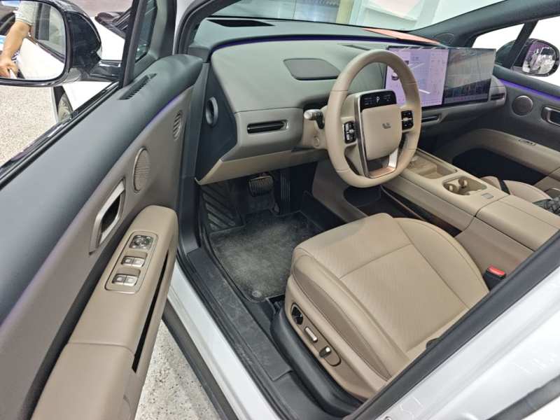 Used Li Auto i6 2025 Model Two-Wheel-Drive Standard Type — 15