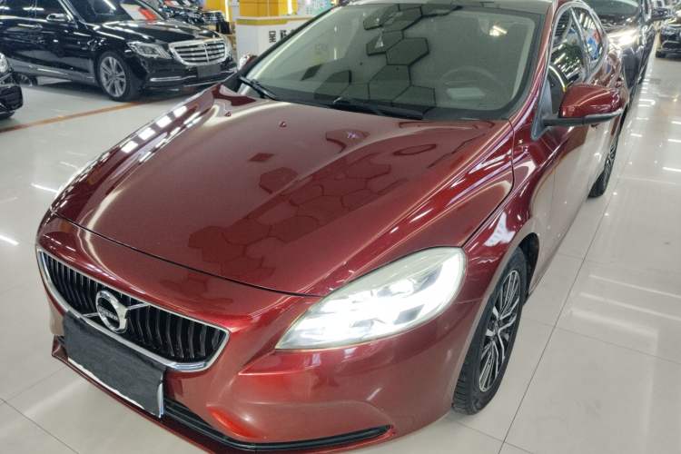 Used Volvo V40 2018 T3 Zhiyi Edition