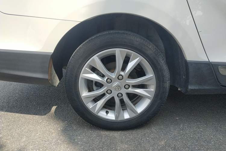 Used Baojun 730 2016 1.5L Manual Comfort Version 7 Seats China V Emission Standard Exterior 5