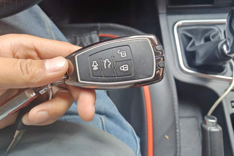 Used BAIC Weiwang M50F 2017 1.5L Standard Model