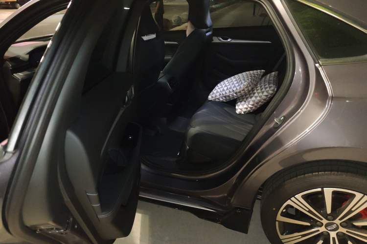 Used Geely Auto Preface 2026 Model Oriental Yao 1.5TD Kunlun Edition Left Rear Seat