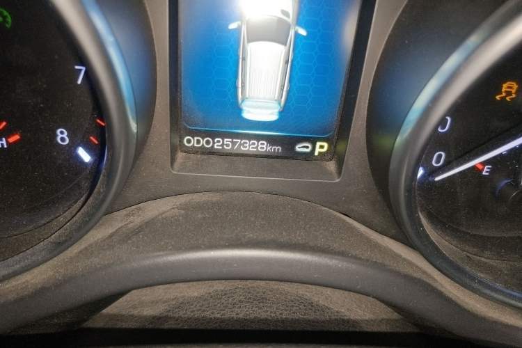 Used Haval H8 2015 2.0T Two-Wheel-Drive Luxury Version
