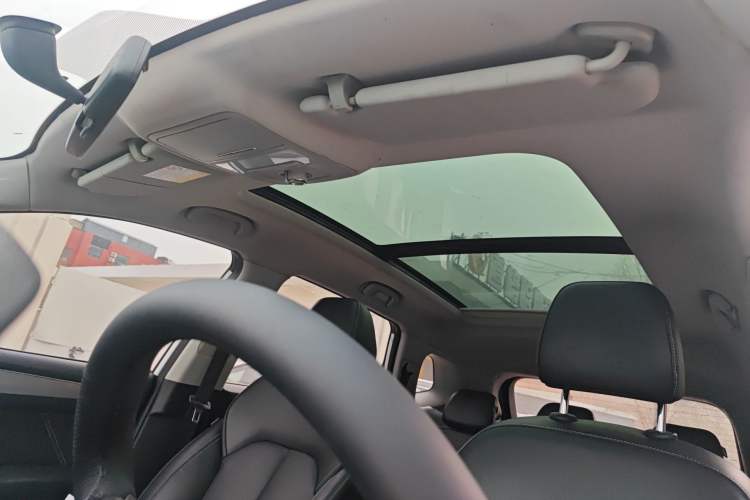 Used Roewe RX5 2018 20T Two-Wheel Drive Automatic Internet Smart Edition