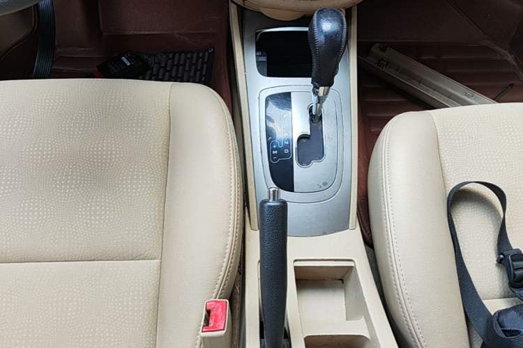 Used Buick Excelle 2013 1.5L Automatic Classic Model

