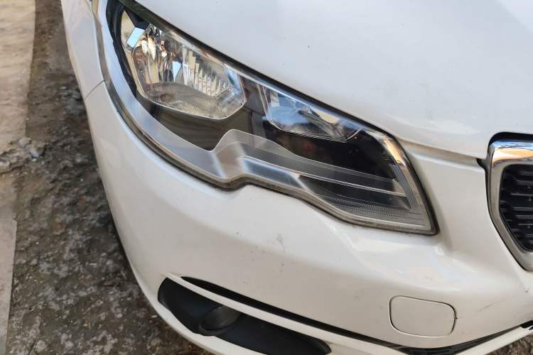 Used Peugeot 301 2018 1.6L Manual Comfort Edition Right Front Headlight