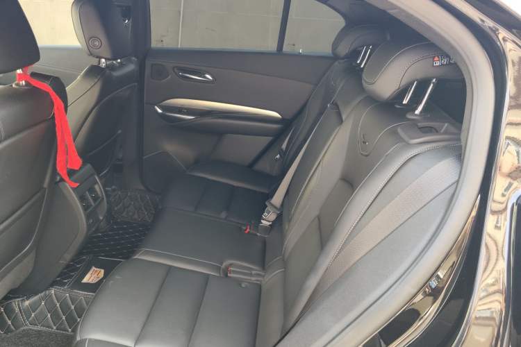 Used Cadillac XT4 2020 28T Two-Wheel-Drive Leading Version
