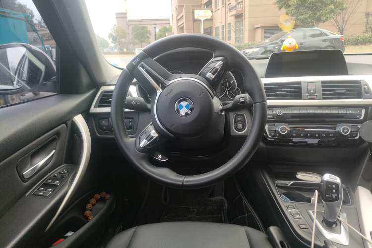 Used BMW 3 Series 2016 320i Fashion Model
