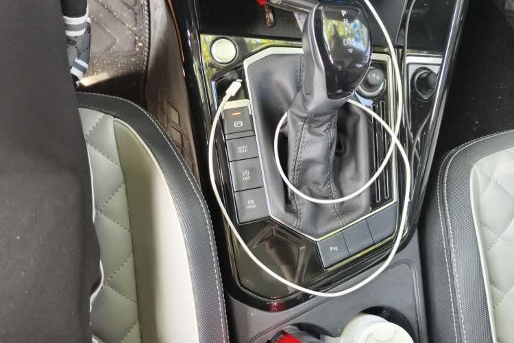 Used Volkswagen Tayron 2023 330TSI Two-Wheel-Drive Luxury Plus Advanced Version Gear Lever