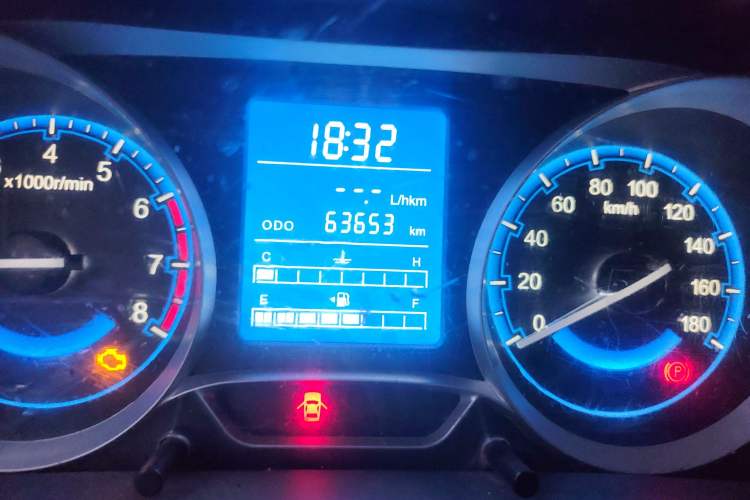 Used Suzuki Wagon R X5 2016 1.4L Entry Model China V Standard Odometer Close Up