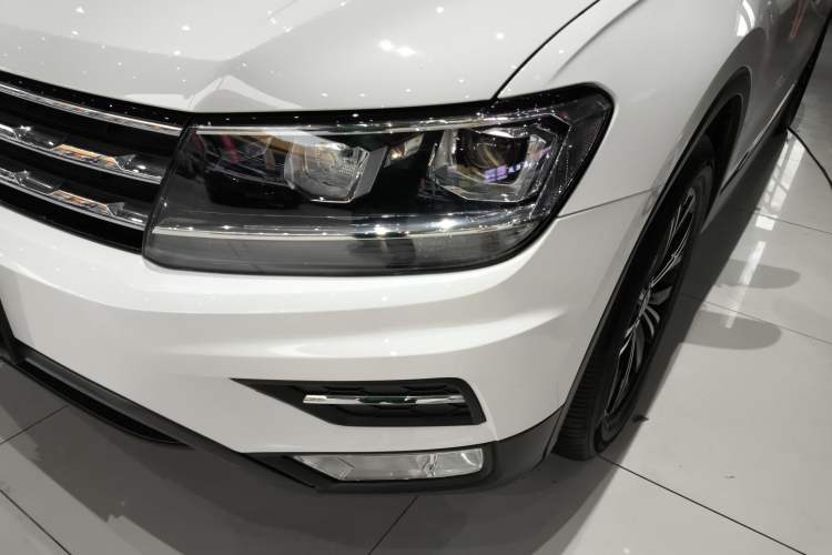 Used Volkswagen Tiguan L 2021 330TSI Automatic Two-Wheel Drive Smart Edition
