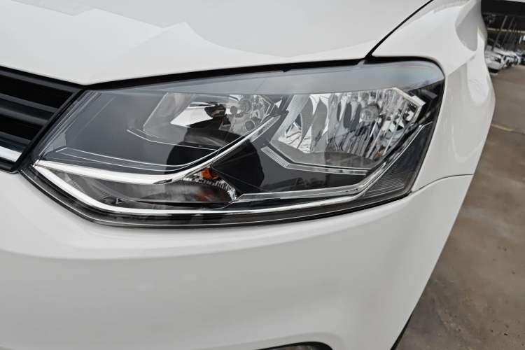 Used Volkswagen Polo 2016 1.6L Automatic Comfort Model
