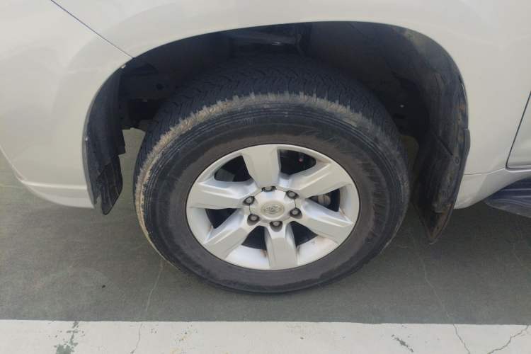 Used Toyota Prado 2016 2.7L Automatic Luxury Edition Left Front Wheel Hub